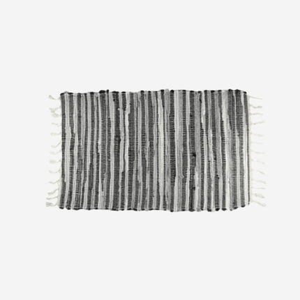 Fargerik fillerye dørmatte med frynser