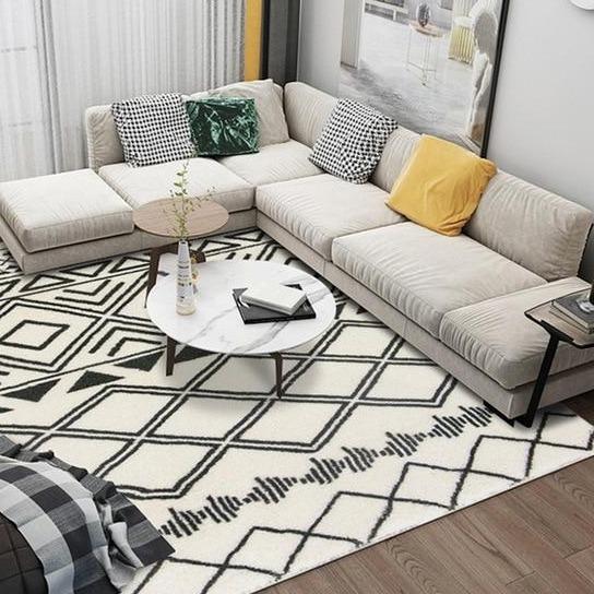 Svart og hvitt berberteppe til stuen