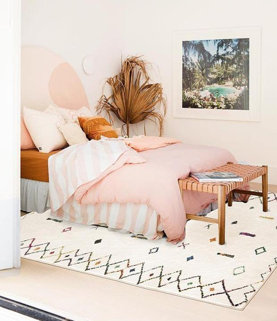 Hvitt etnisk berberteppe for soverom