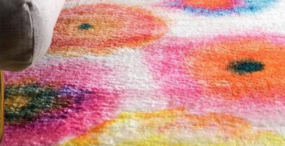 Mykt bohemsk stuegulvteppe med blomstermotiv