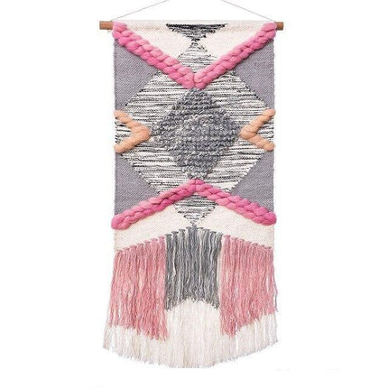 Vevd veggrye med rosa geometrisk mønster