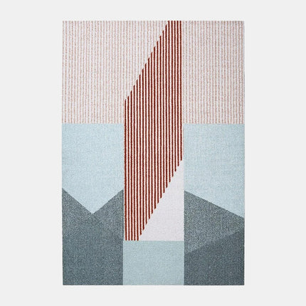 Teppe i grått, blått og rødt